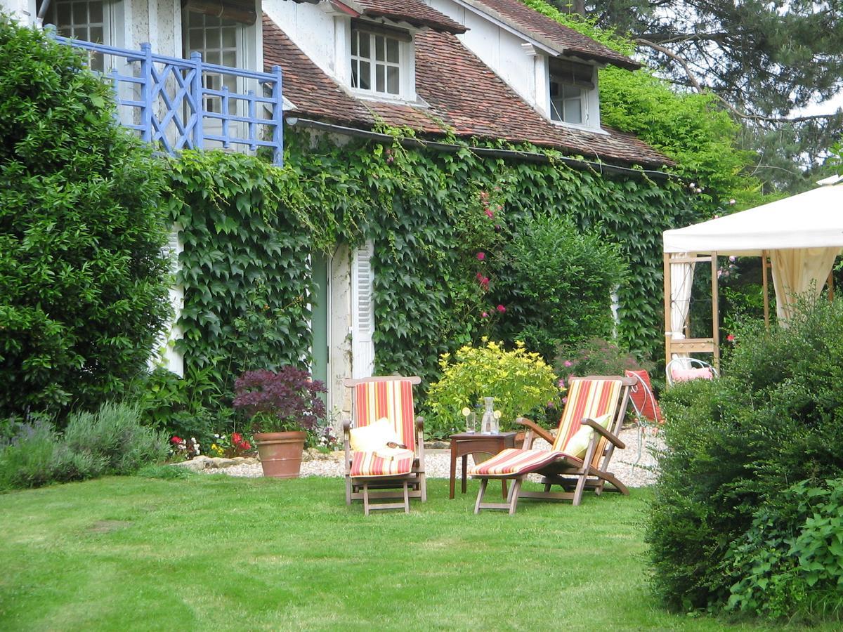 Le Canard Au Parapluie Rouge Bed and Breakfast Célon Zewnętrze zdjęcie